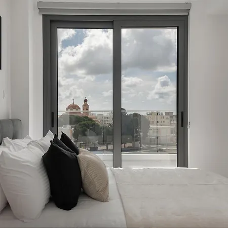 Διαμέρισμα Phaedrus Living Noir *