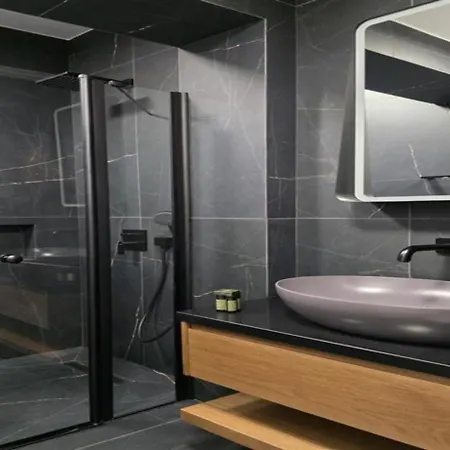 Phaedrus Living Noir *