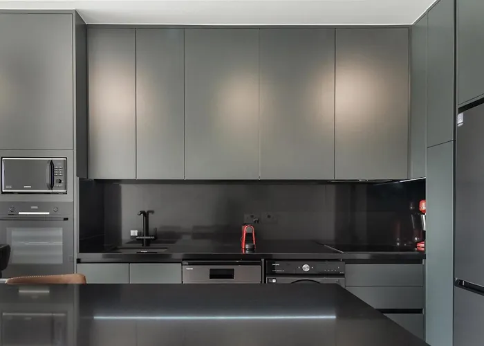 Phaedrus Living Noir *