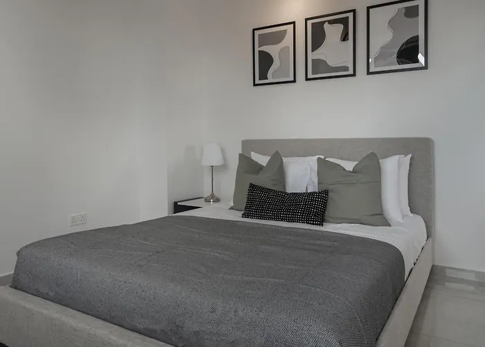 Phaedrus Living Noir Apartmán Paphos